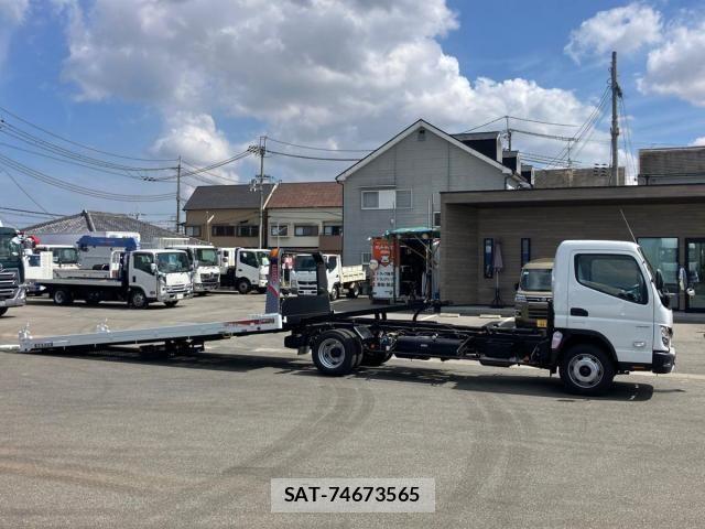 Mitsubishi CANTER 2025-09 8626073-5