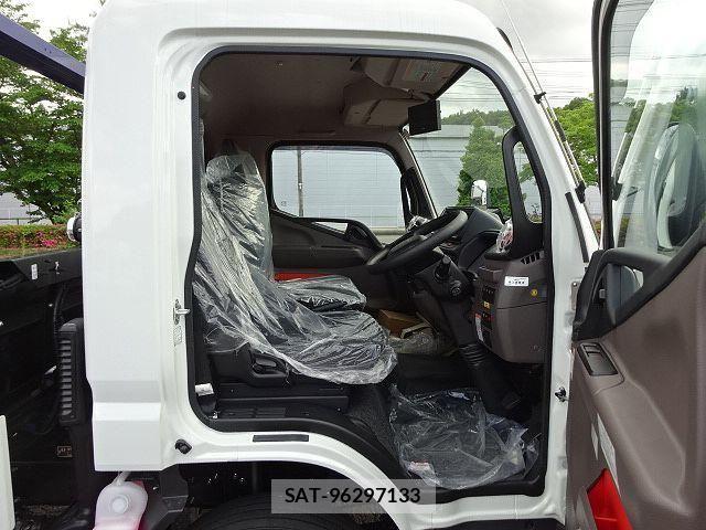 Mitsubishi CANTER 2026-04 8665904-26