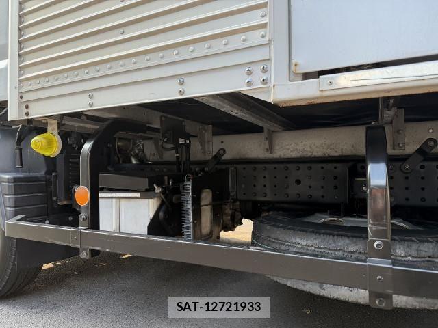 Mitsubishi CANTER 2017-05 8658321-11