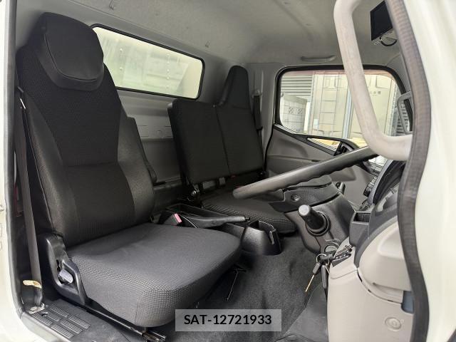 Mitsubishi CANTER 2017-05 8658321-17