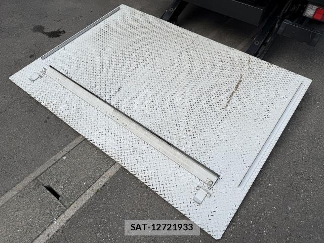 Mitsubishi CANTER 2017-05 8658321-7
