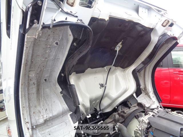 Mitsubishi CANTER 2018-05 8658324-25