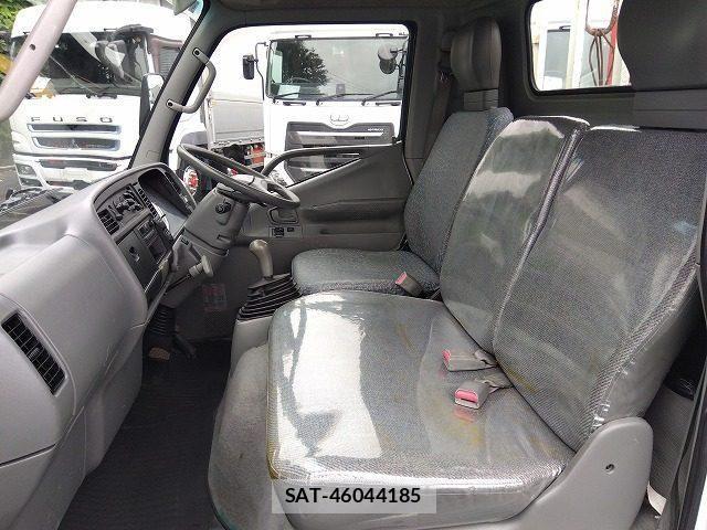 Mitsubishi CANTER 1999-01 8665911-18