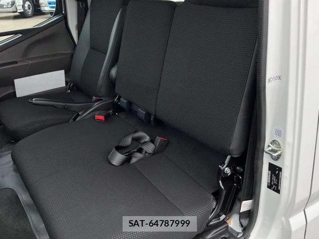 Mitsubishi CANTER 2026-04 8658320-17