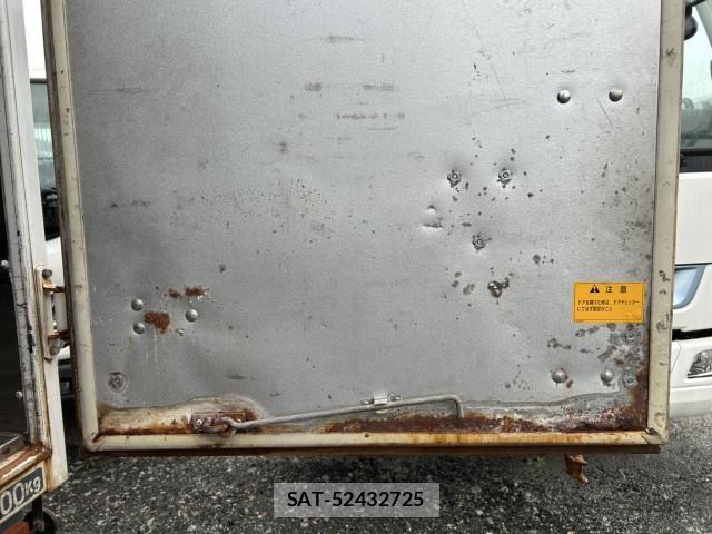 Mitsubishi CANTER 2013-08 8658332-25