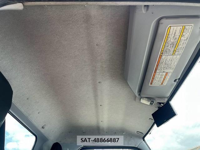 Mitsubishi CANTER 2018-05 8658319-26