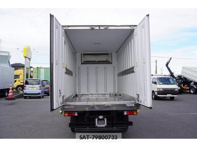 Mitsubishi CANTER 2017-03 8658329-23