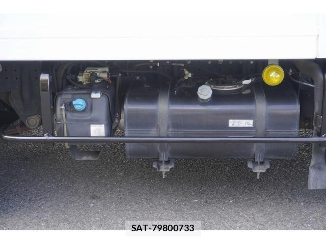 Mitsubishi CANTER 2017-03 8658329-27