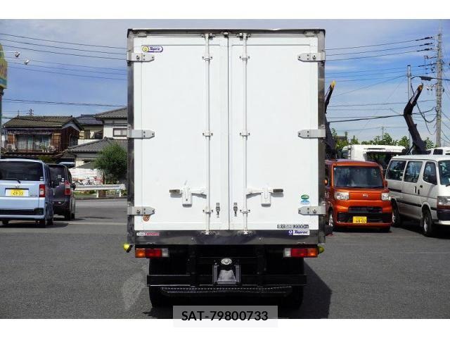 Mitsubishi CANTER 2017-03 8658329-3