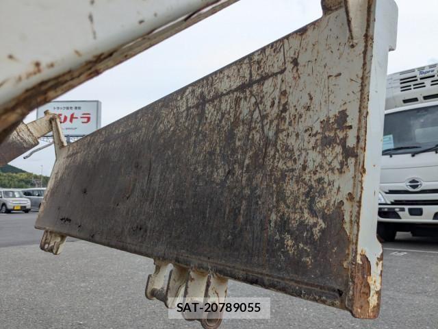 Mitsubishi CANTER 2022-04 8658322-8