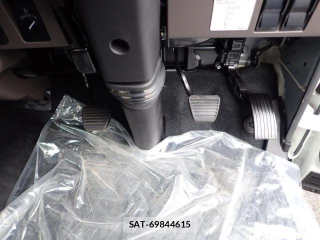 Mitsubishi CANTER 2026-05 8665906-25