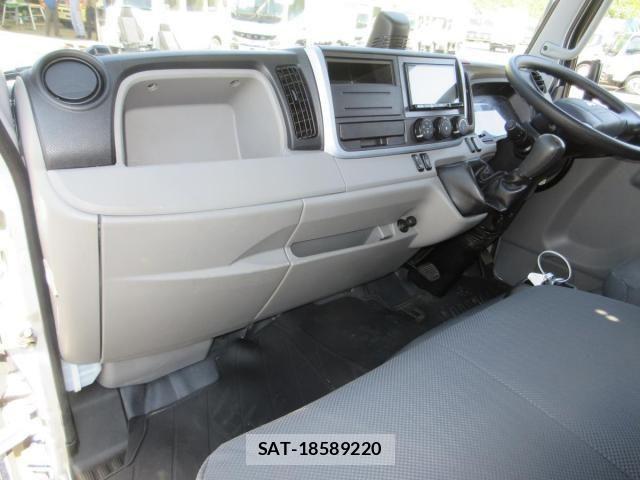 Mitsubishi CANTER 2023-03 8685270-16