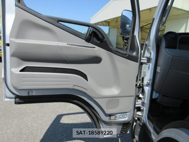 Mitsubishi CANTER 2023-03 8685270-17