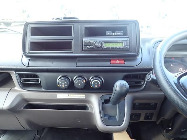 Mitsubishi CANTER 2025-03 8732817-16
