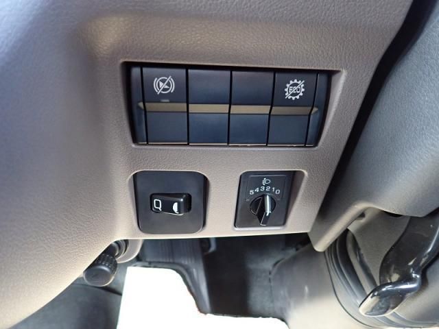 Mitsubishi CANTER 2025-03 8732817-17