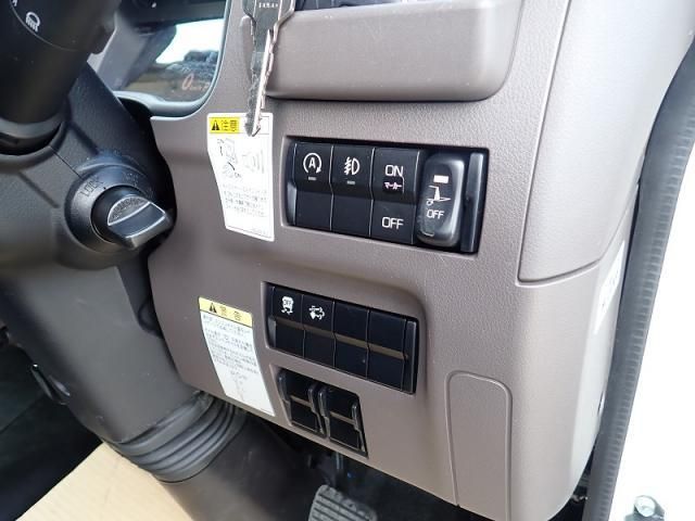 Mitsubishi CANTER 2025-03 8732817-18