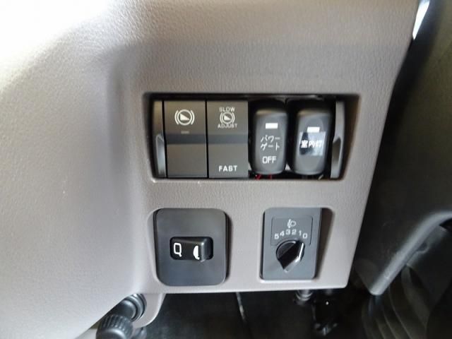 Mitsubishi CANTER 2026-03 8732814-25