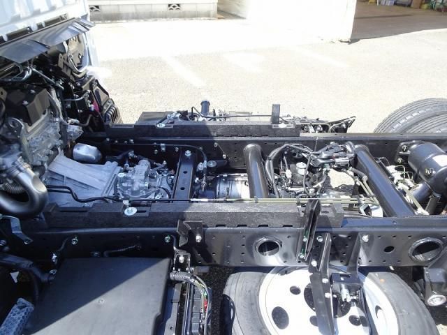 Mitsubishi CANTER 2026-04 8732825-9