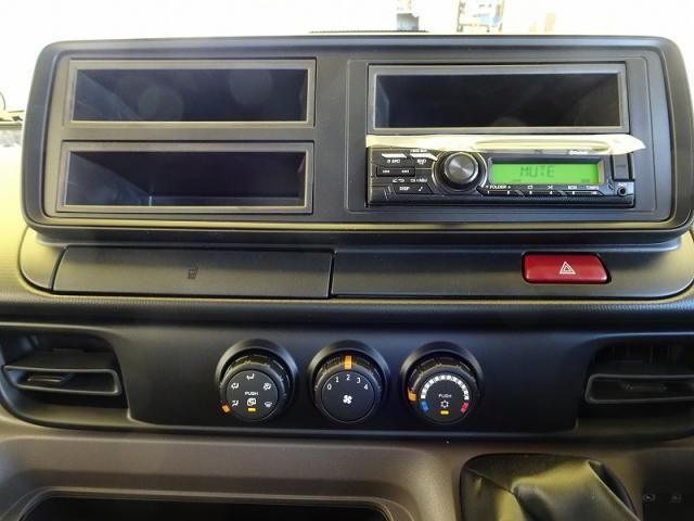 Mitsubishi CANTER 2026-04 8732825-19