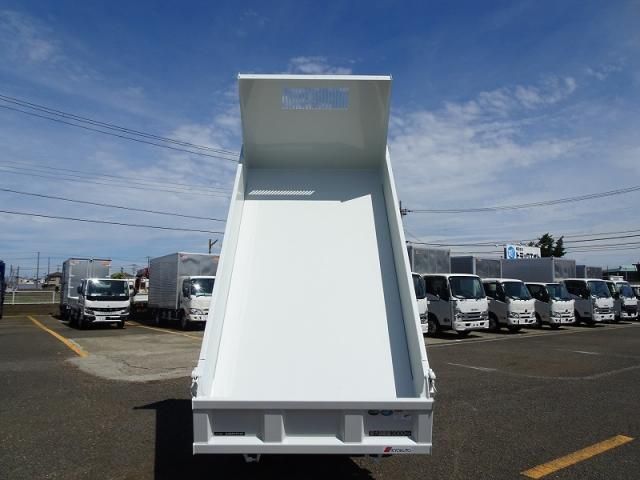 Mitsubishi CANTER 2026-04 8732825-6