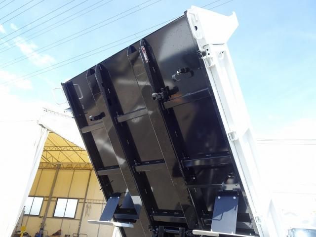 Mitsubishi CANTER 2026-04 8732825-7