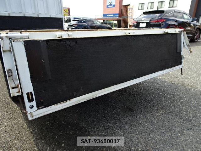 Mitsubishi CANTER 2011-06 8741072-13