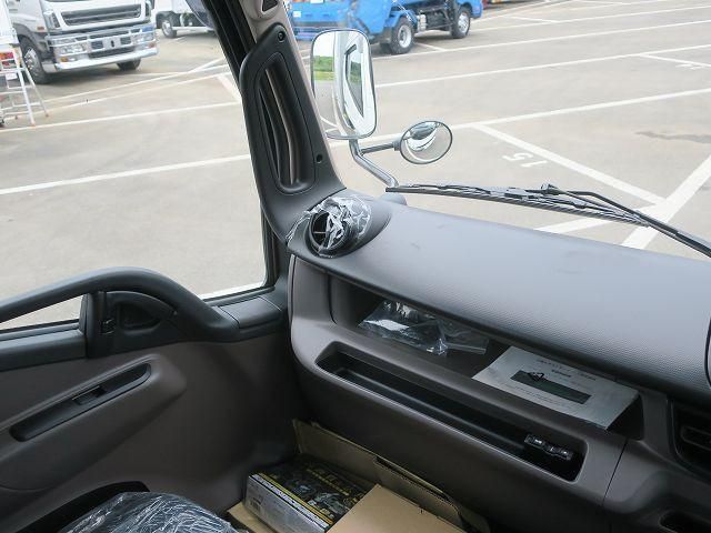 Mitsubishi CANTER 2026-08 8732784-13
