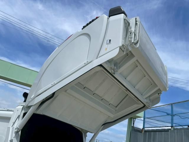 Mitsubishi CANTER 2026-03 8732783-11