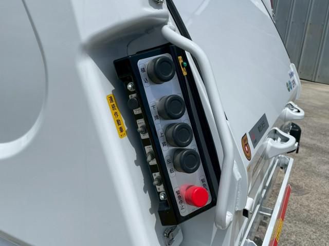 Mitsubishi CANTER 2026-03 8732783-14