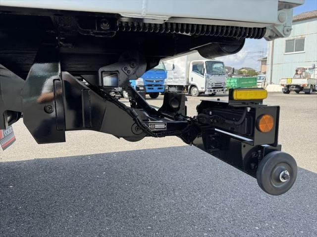Mitsubishi CANTER 2026-04 8732793-17