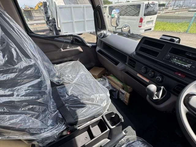 Mitsubishi CANTER 2026-04 8732793-22