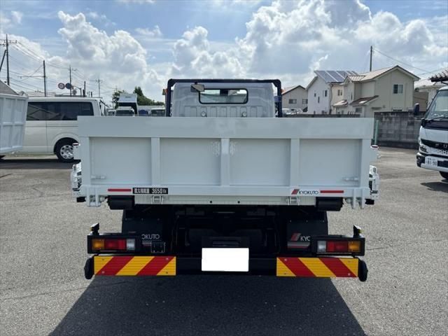 Mitsubishi CANTER 2026-04 8732793-4