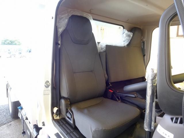 Mitsubishi CANTER 2026-04 8732829-13