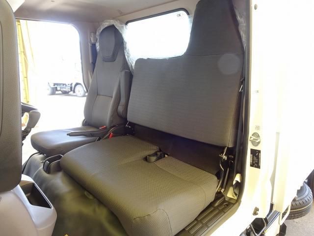 Mitsubishi CANTER 2026-04 8732829-14