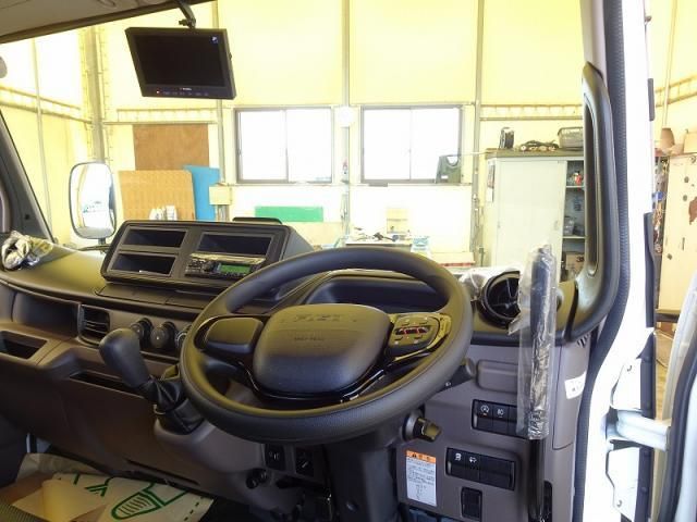 Mitsubishi CANTER 2026-04 8732829-15
