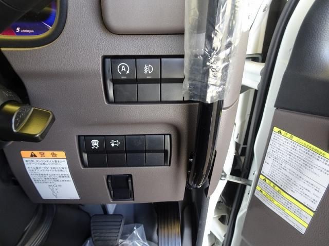 Mitsubishi CANTER 2026-04 8732829-19