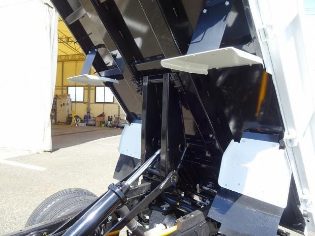 Mitsubishi CANTER 2026-04 8732829-5