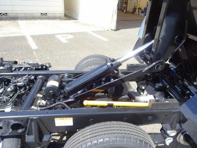 Mitsubishi CANTER 2026-04 8732829-7