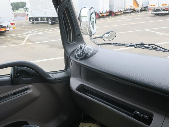 Mitsubishi CANTER 2026-08 8732806-12