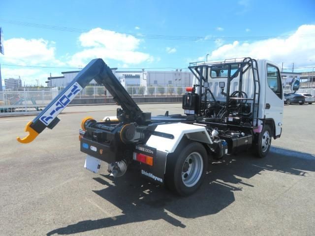 Mitsubishi CANTER 2026-08 8732818-26
