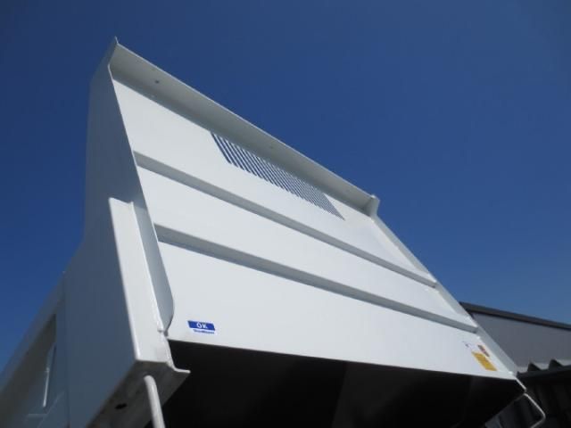 Mitsubishi CANTER 2026-04 8732828-10