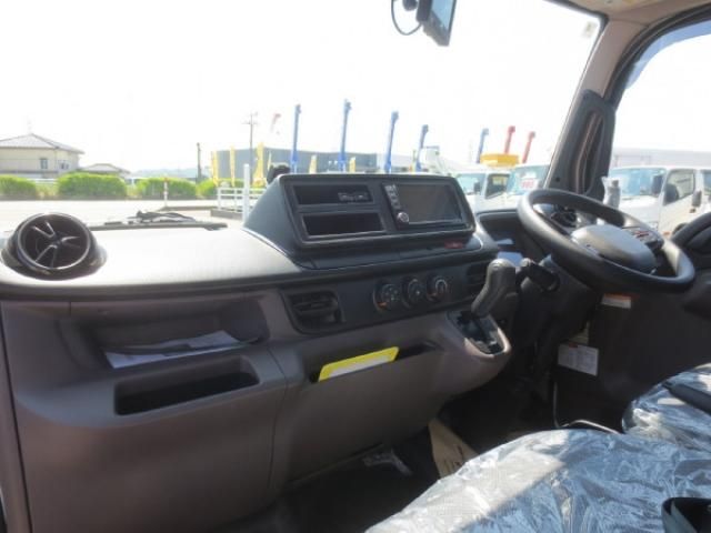 Mitsubishi CANTER 2026-04 8732828-14