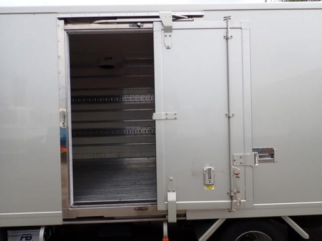 Mitsubishi CANTER 2021-05 8732839-12