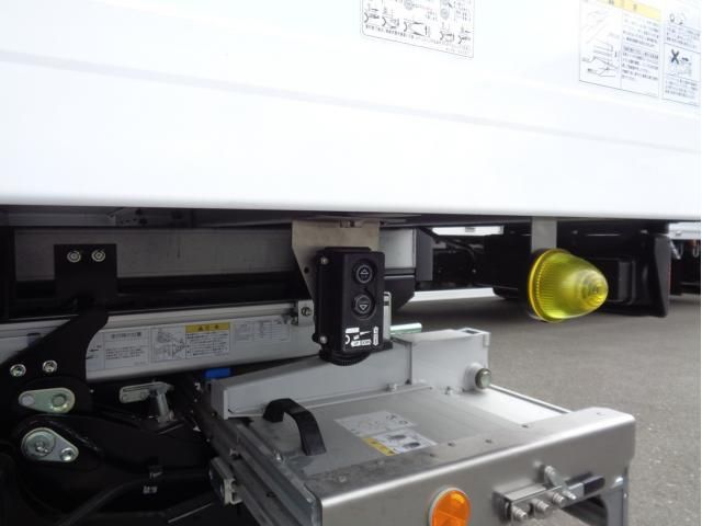 Mitsubishi CANTER 2026-04 8732792-17