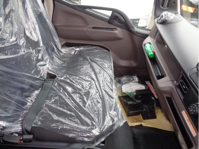 Mitsubishi CANTER 2026-04 8732792-27