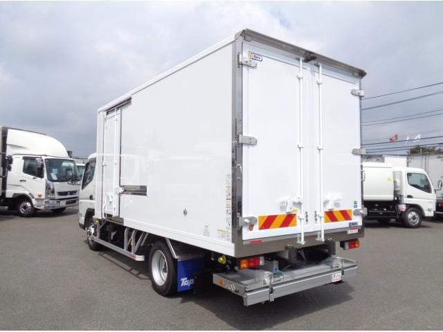 Mitsubishi CANTER 2026-04 8732792-3