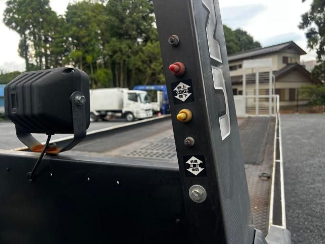 Mitsubishi CANTER 2018-07 8732833-18