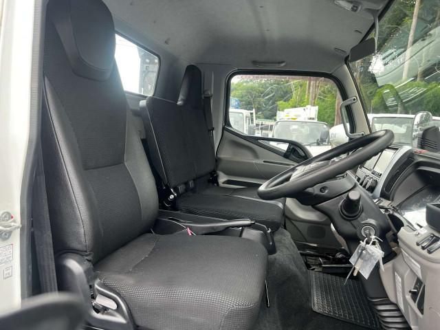 Mitsubishi CANTER 2018-07 8732833-27