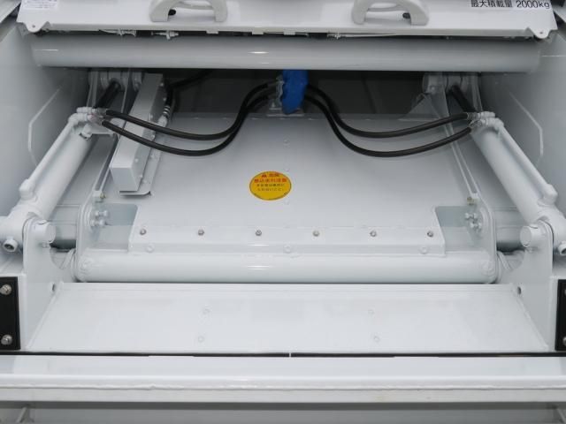 Mitsubishi CANTER 2026-06 8770570-5