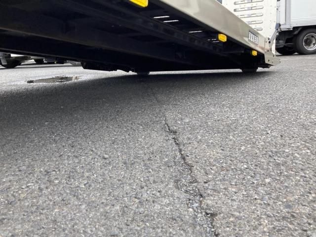 Mitsubishi CANTER 2023-04 8770587-16